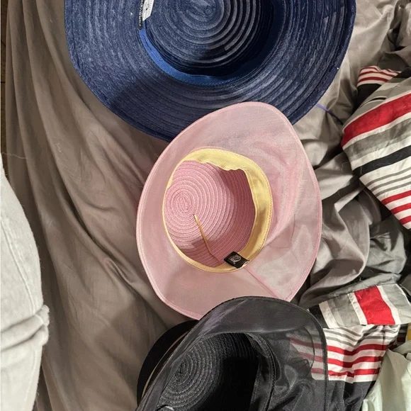 Derby Hats with Bows - Picture 5 of 5